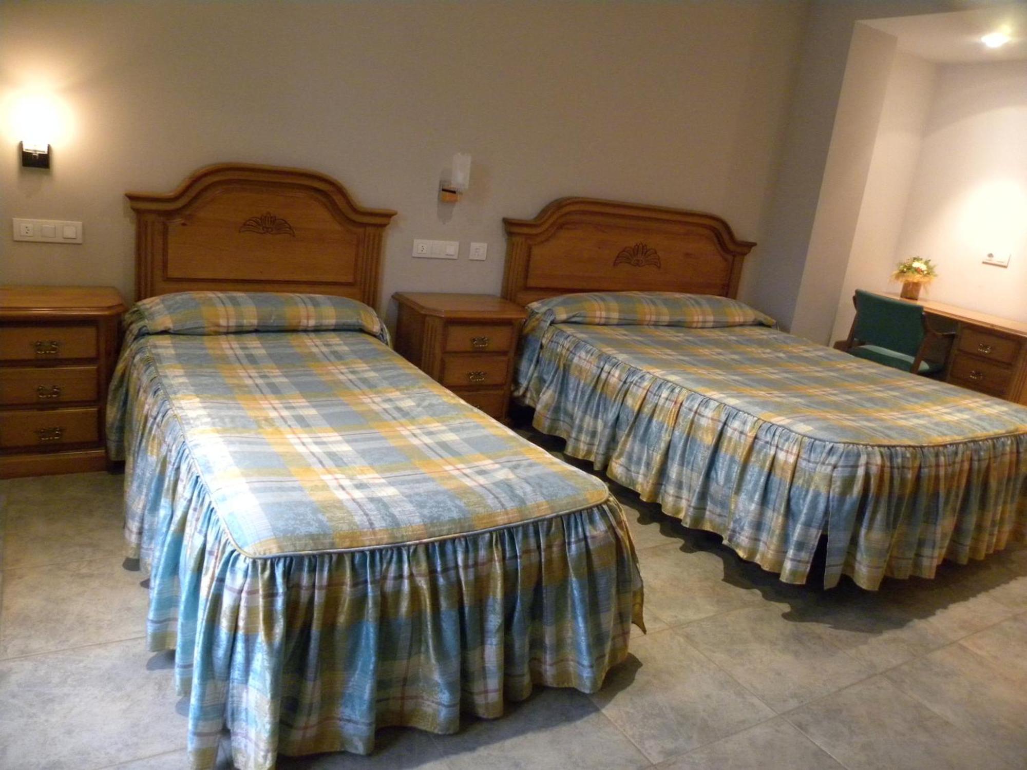 Hotel Duque De Calabria Manzanera Quarto foto